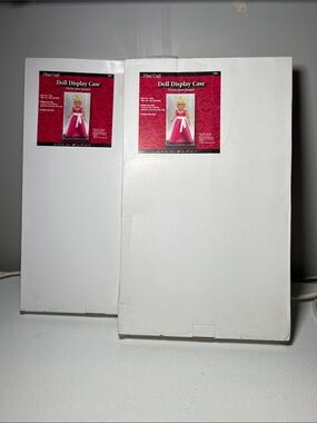 Fibre Craft Doll Display Case - Fits 15-19" Dolls comes With Stand New in Box